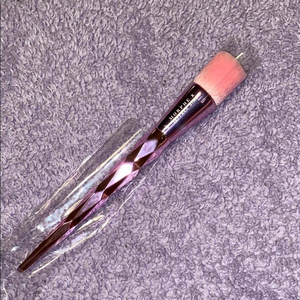 Morphe x Jeffree Star JS1 size queen brush